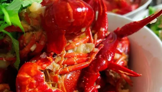 Crayfish with garlic