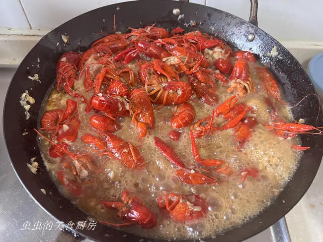 Crayfish with garlic step 0