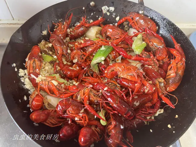 Crayfish with garlic step 0