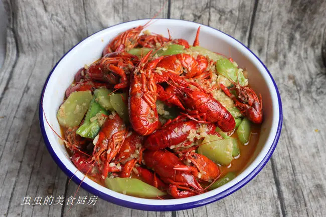 Crayfish with garlic