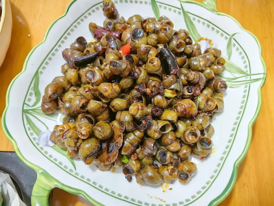 Spicy stir-fried snails step 0