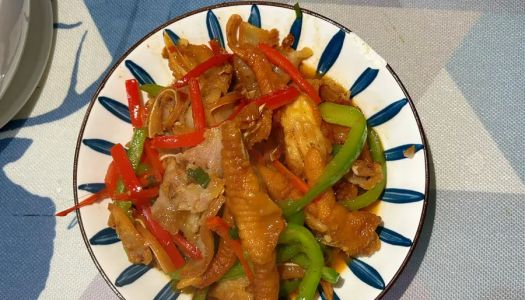 Stir-fried pork ears and chicken feet with double peppers