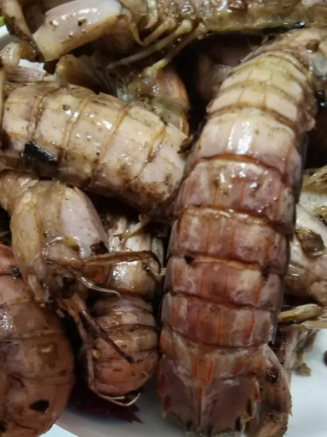 Shrimp with salt and pepper skin