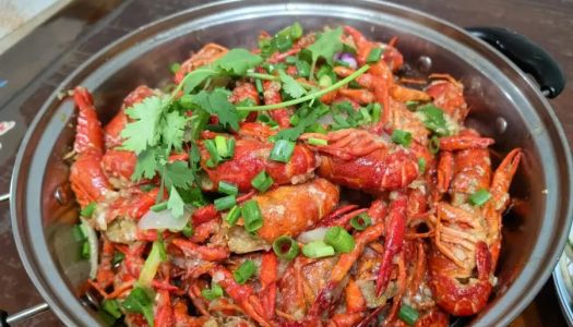 Crayfish with garlic