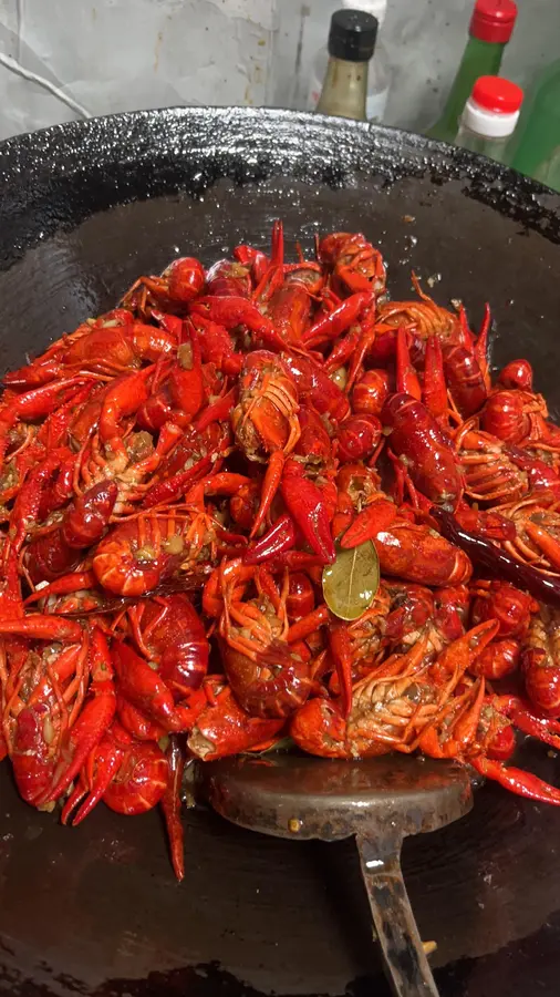 Spicy crayfish step 0