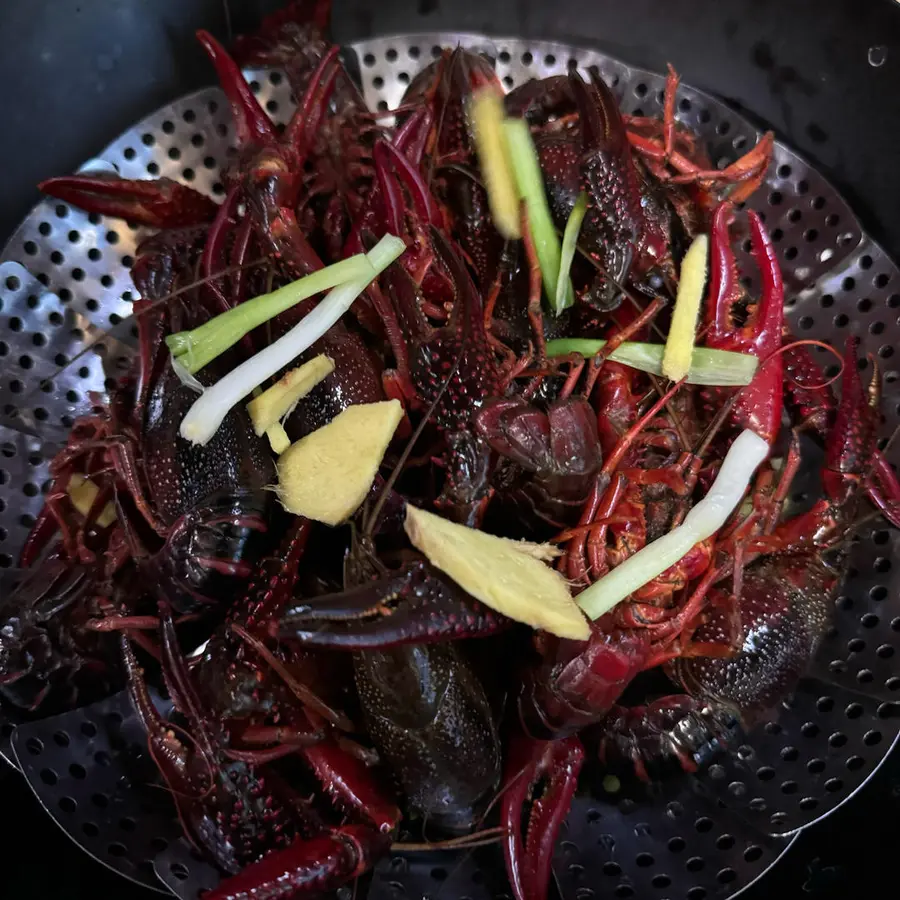 Steamed crayfish  step 0