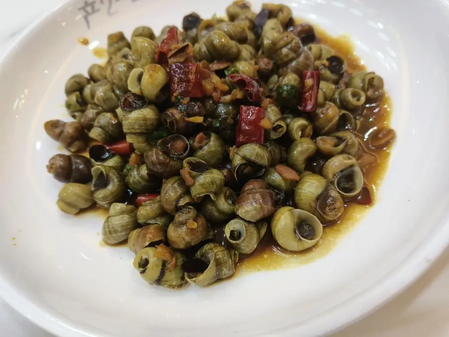 Sauce fried snails step 0