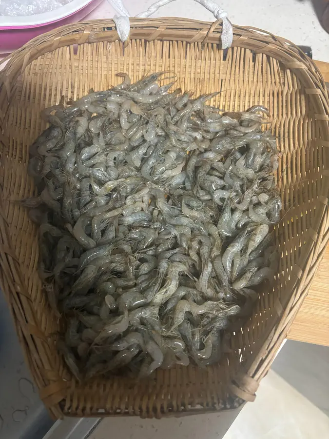 Stir-fried river prawns step 0