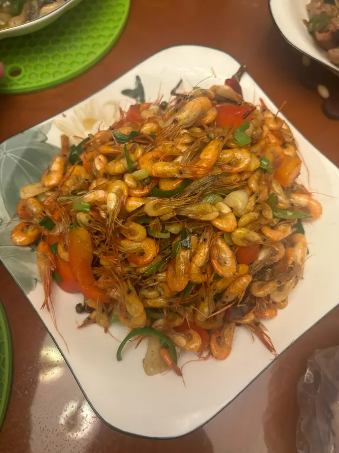 Stir-fried river prawns