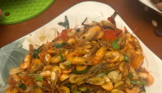 Stir-fried river prawns