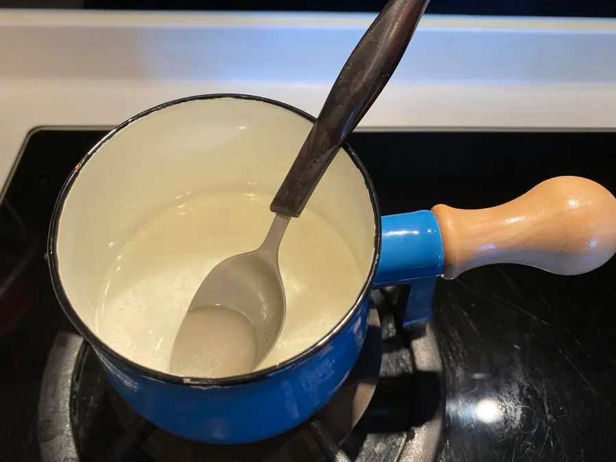 Baked Alaska, Christmas, Valentine's Day classic desserts step 0