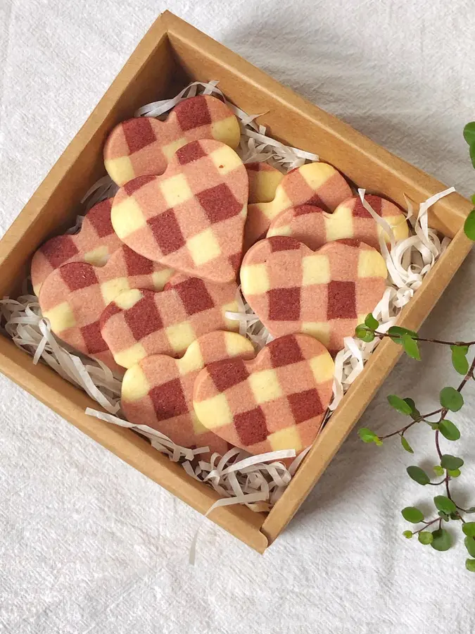 Heart-shaped lattice cookies for Valentine's Day confessions step 0