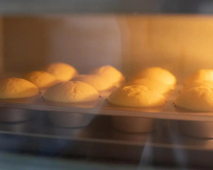 ã€Valentine's Day Specialã€‘Heavy cream strawberry cupcakes step 0