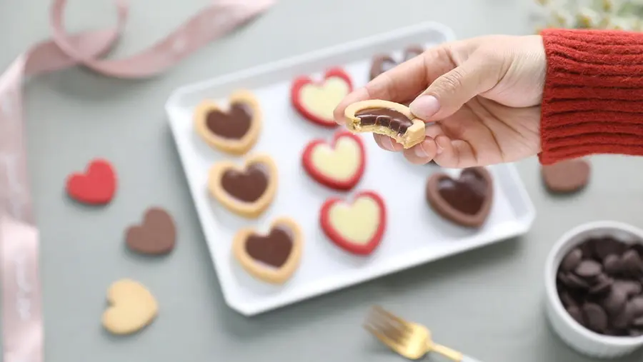 Coco Baileys Valentine's Day Cookies step 0