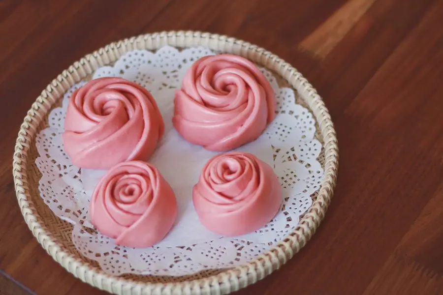 Rose steamed buns (one-time fermentation method) have recently been bought without putting loose pasta dominates the kitchen This Valentine's Day is all about steamed buns step 0