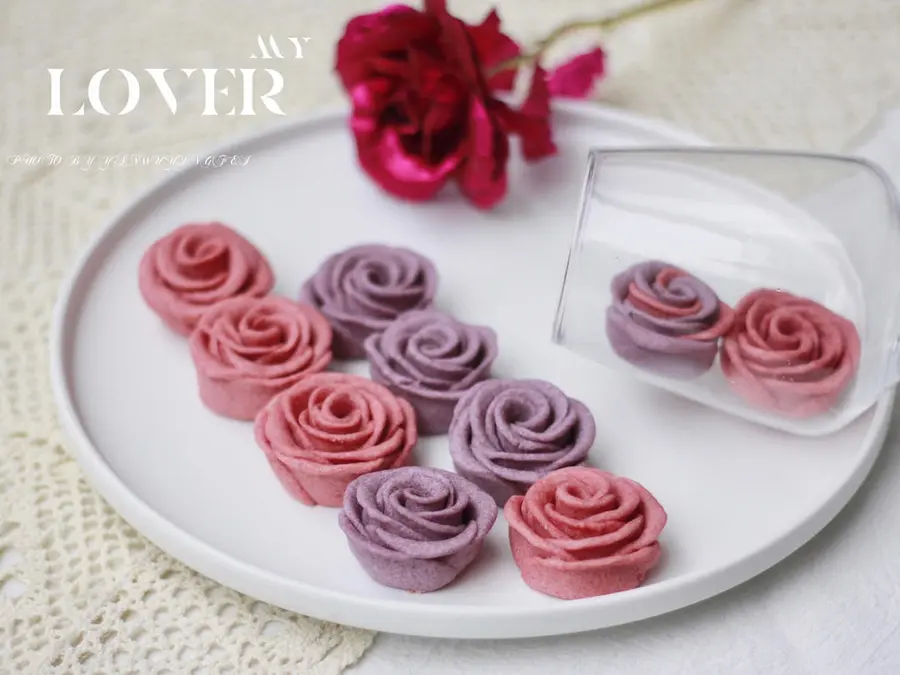 Valentine's Day rose cookies step 0