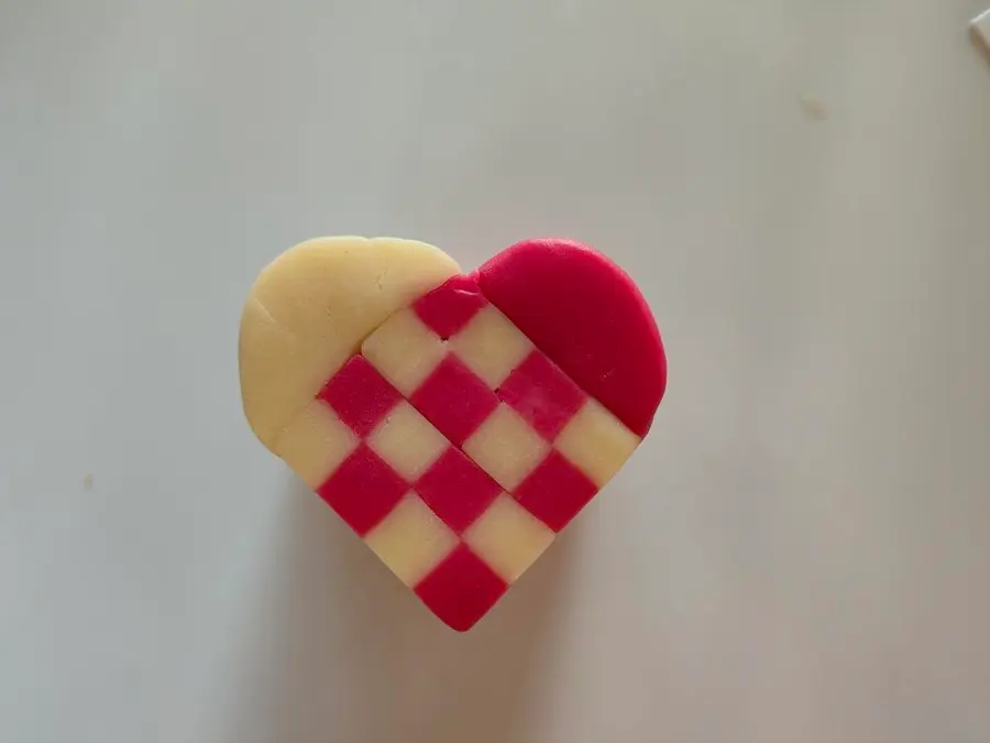 Valentine's Day limited âœ” red heart plaid biscuits step 0