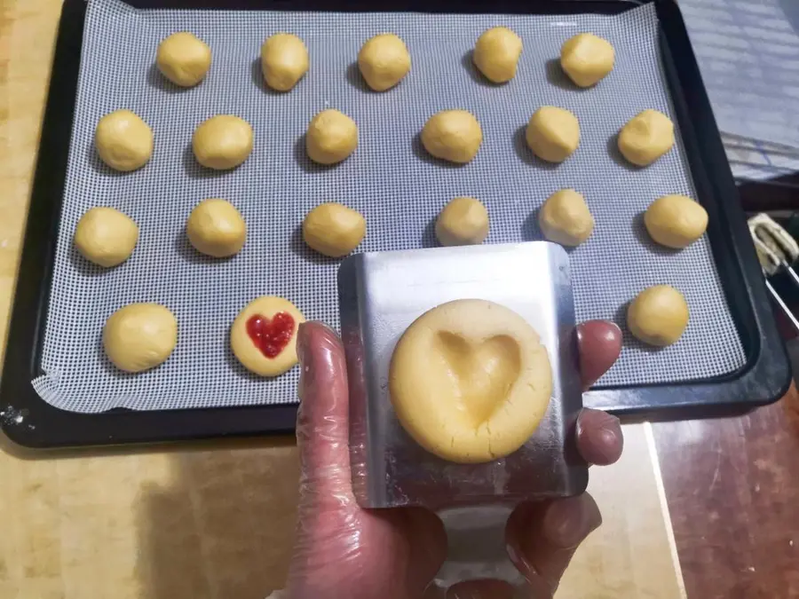 Valentine's Day mold-free love â¤ï¸ cookies step 0