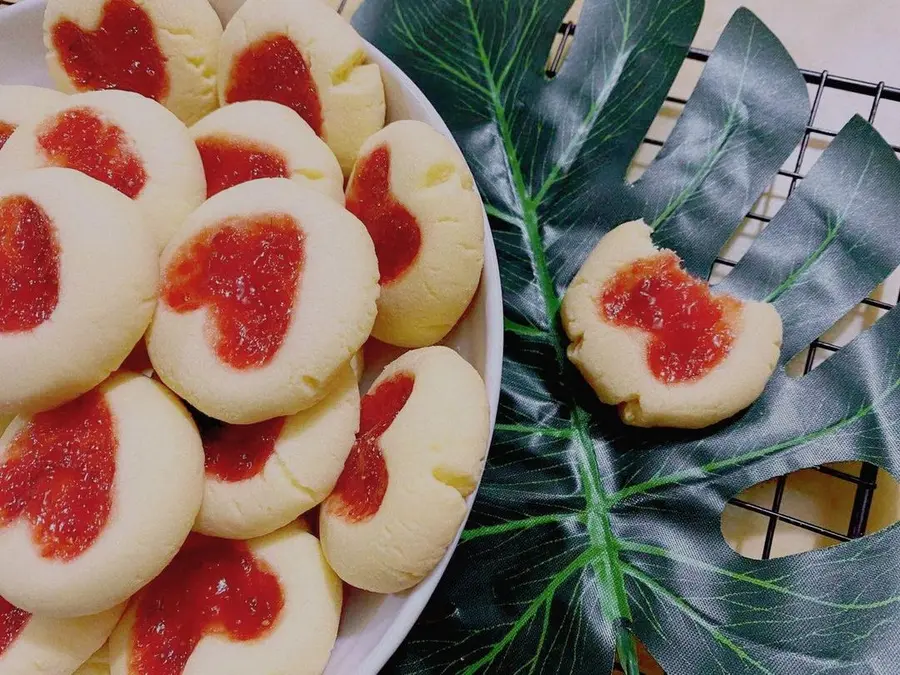 Valentine's Day mold-free love ❤️ cookies