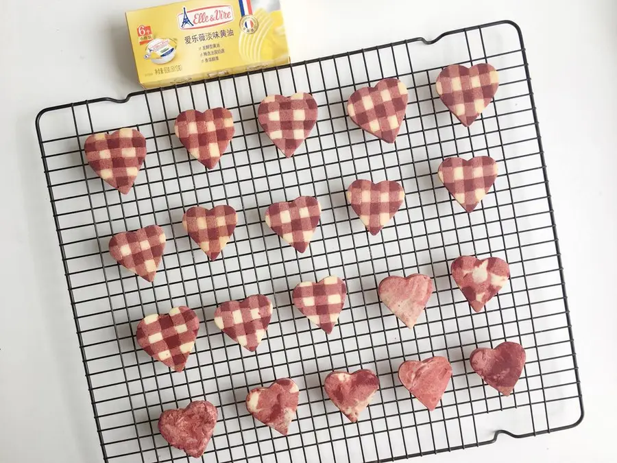 Girl's heart  lattice cookies|Valentine's Day, Spring Festival preferred souvenirs step 0