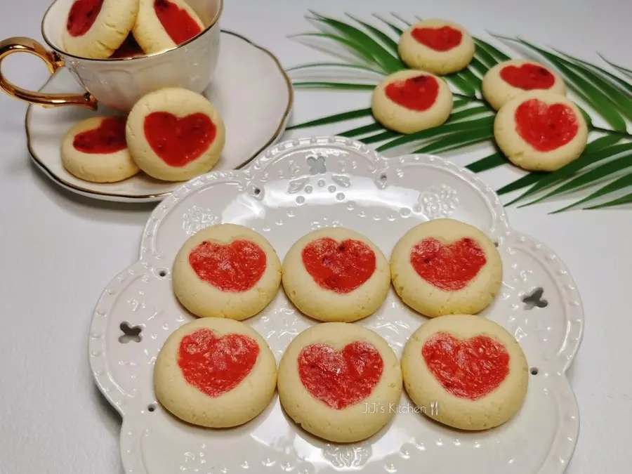 Valentine's Day exclusive strawberry jam love cookies. No need for molds, a successful confession step 0