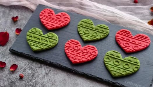 Beautiful Valentine's Day love cookies