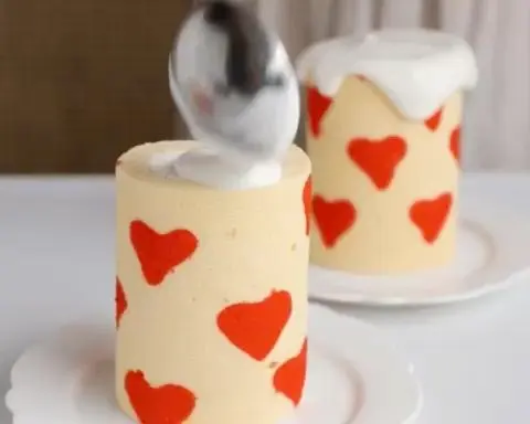 Valentine's Day Cake: Bear Cake Roll step 0