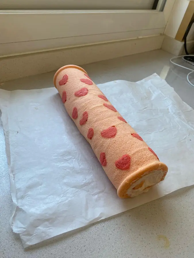 Make a (love strawberry cake roll ) for a loved one on Valentine's Day , full of  you step 0