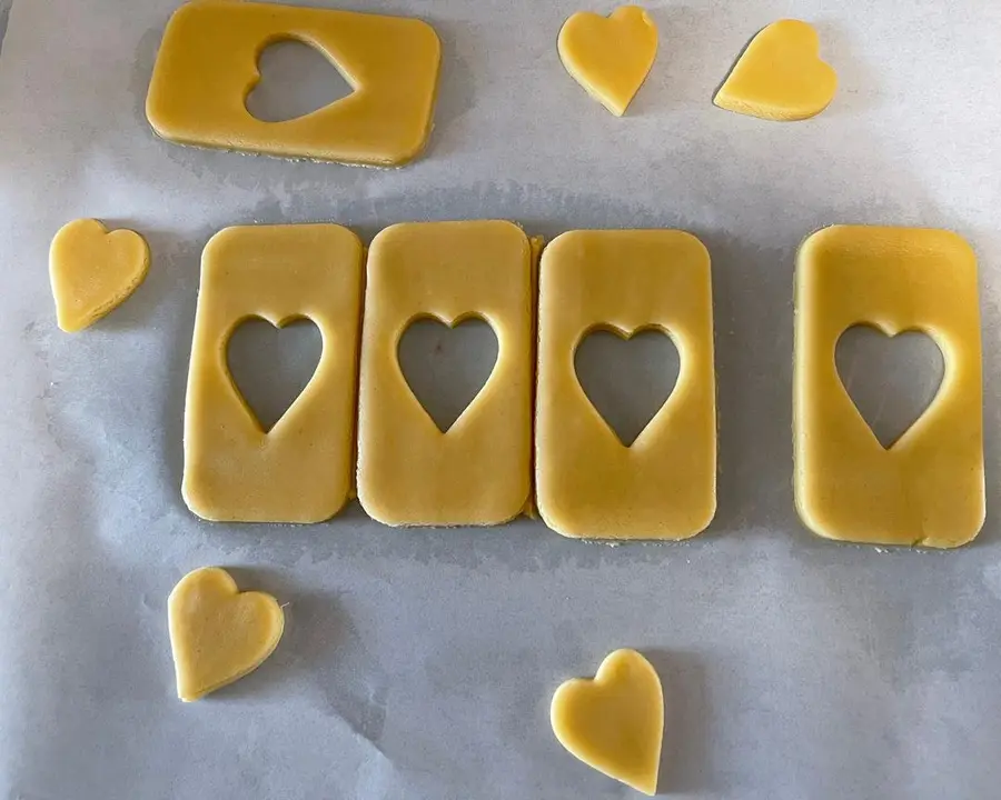 Valentine's Day three-color love cookies step 0