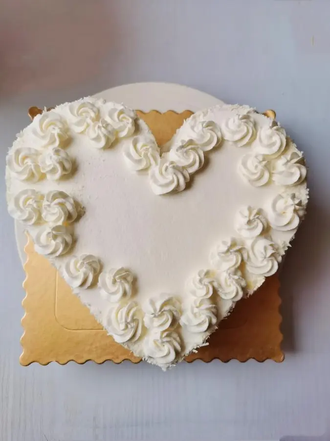 A Valentine's Day cake that will be made when you look at it step 0