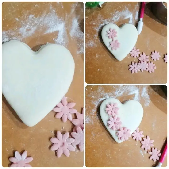 Valentine's Day cake steamed buns step 0