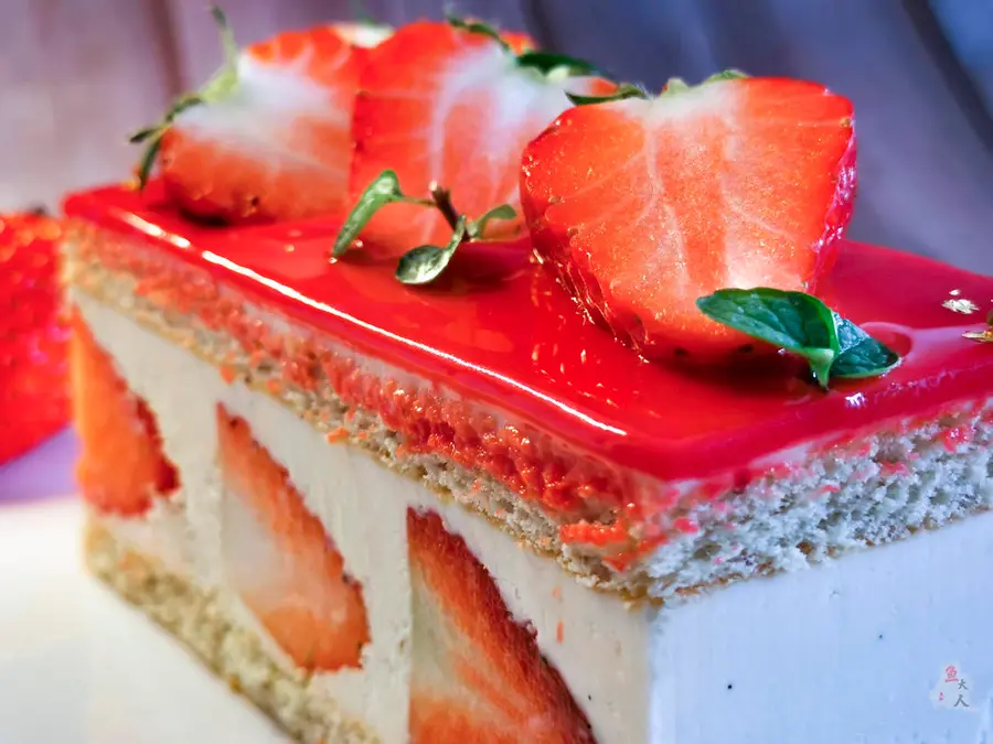 How can you do Valentine's Day without her - French strawberry cake step 0