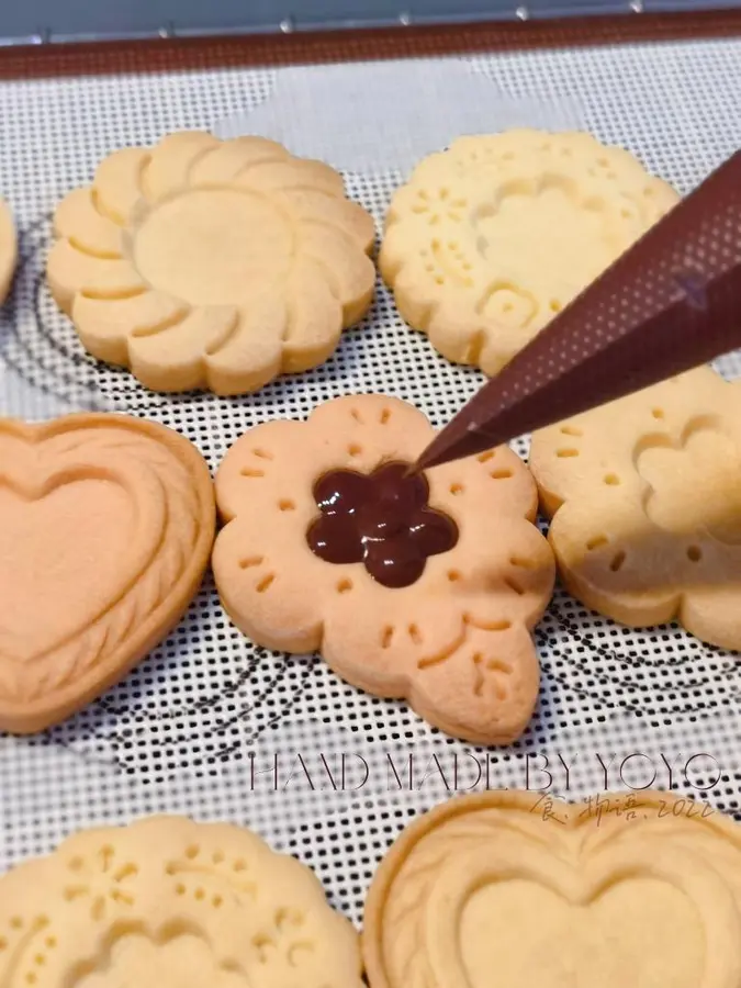 Tanabata Valentine's Day hand-made â¤ï¸ two-color cookie cookies step 0