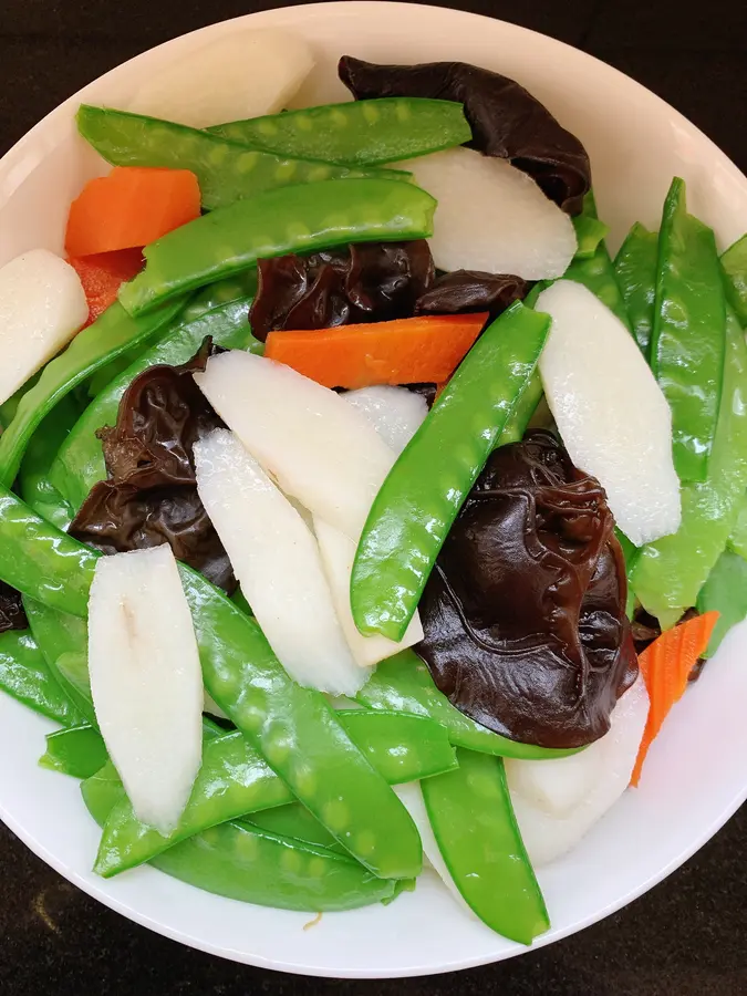 Stir-fry in lotus pond step 0