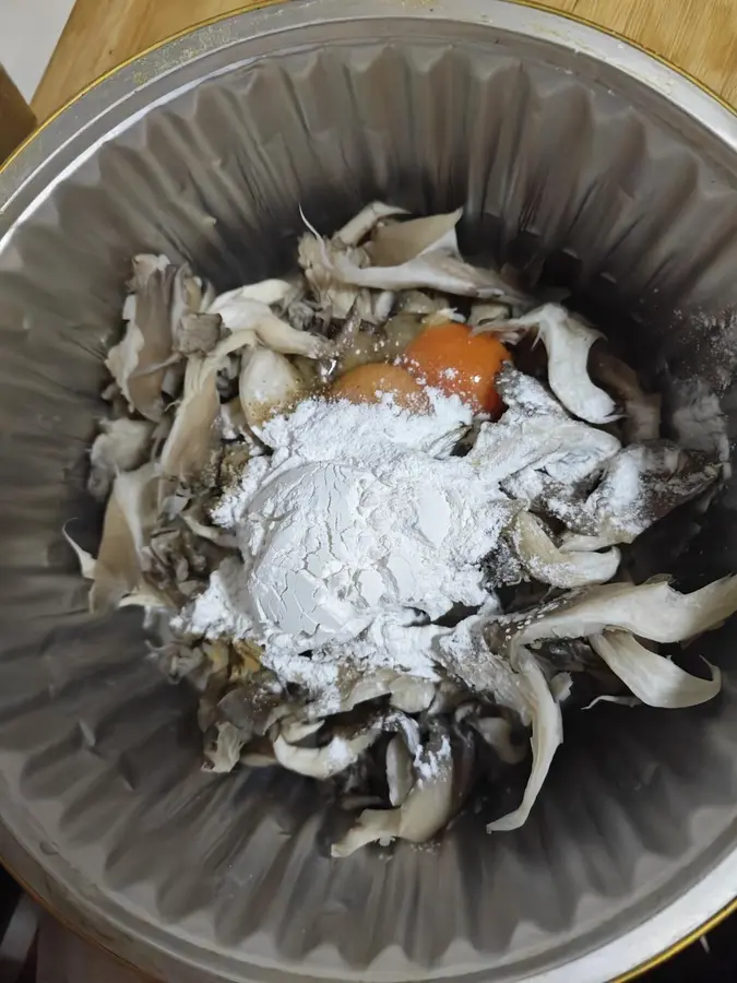 Dry-fried mushrooms step 0