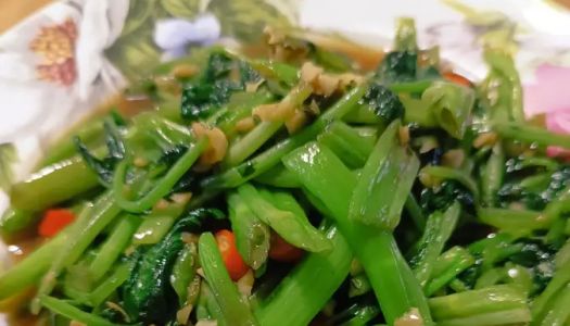 Water spinach with garlic