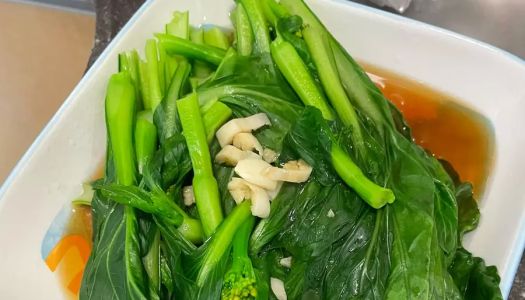 Blanch choy sum