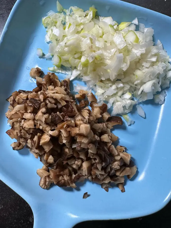 Steamed shredded radish rolls step 0