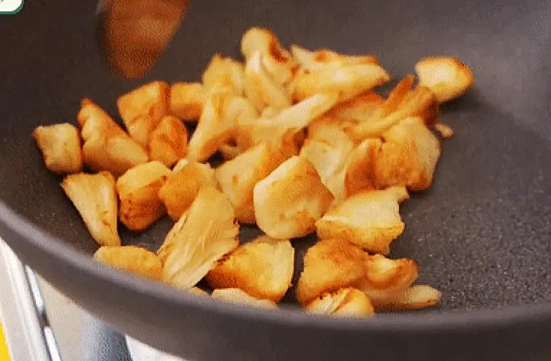 Three cups lion's mane mushrooms (vegan) step 0