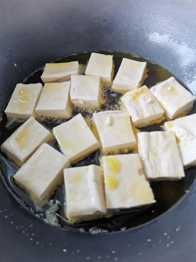 Tofu with tomato sauce step 0