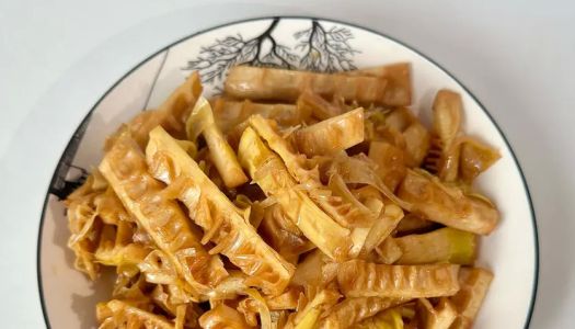 (Vegan) braised spring bamboo shoots in oil