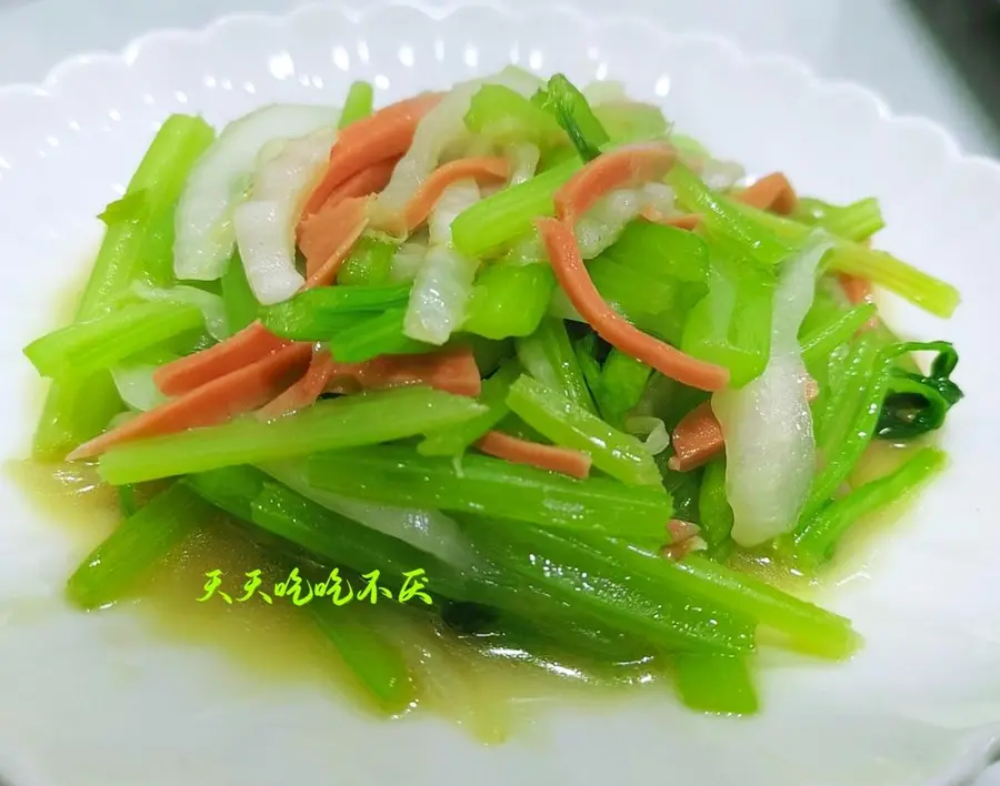 Stir-fried three silk celery (5 minutes to cook)