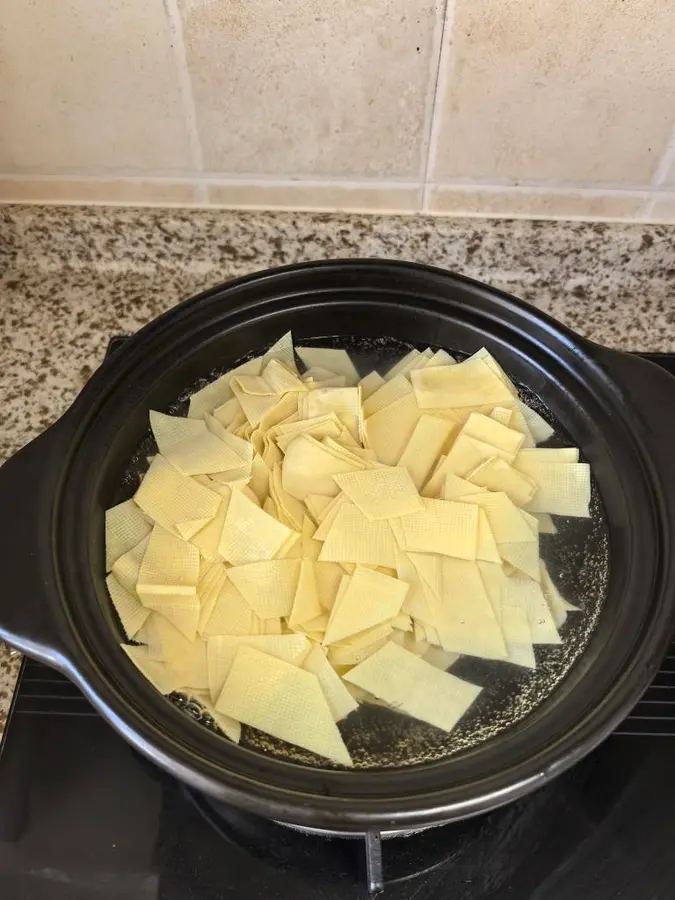 Master Recipe ~ Stir-fried bean skin with sharp peppers step 0