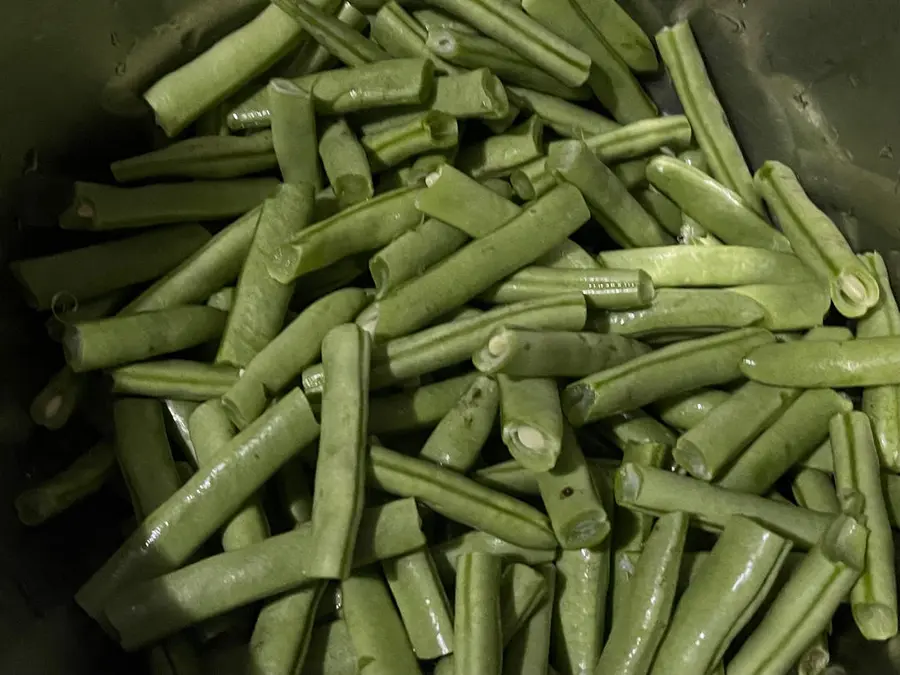 Grandma's stewed bean vermicelli step 0