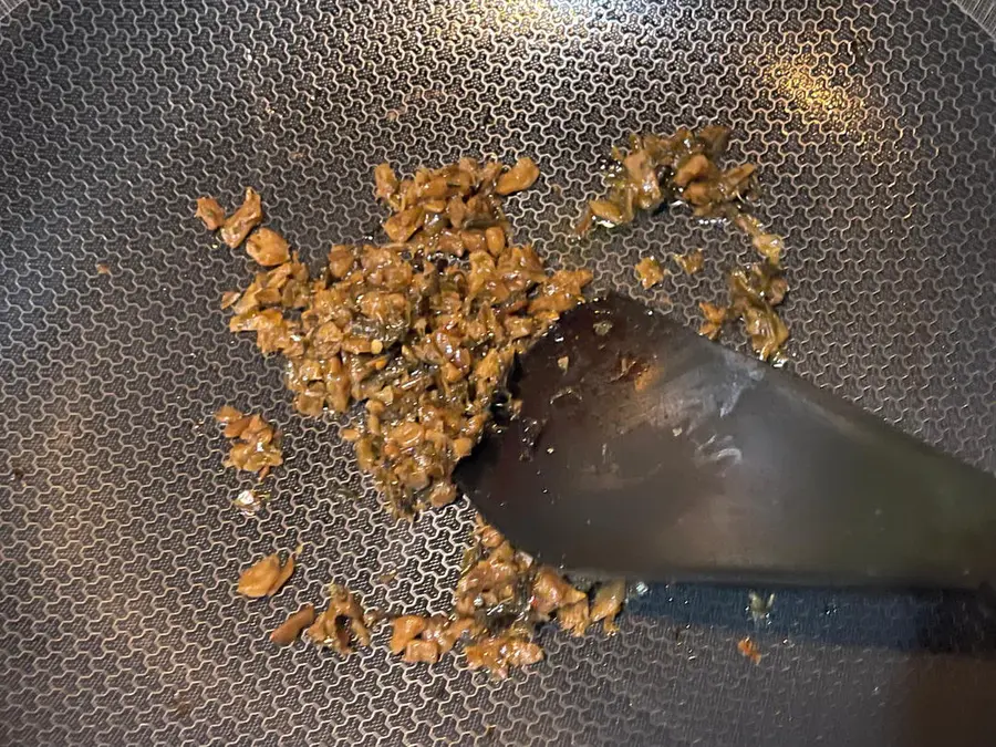 Grandma's stewed bean vermicelli step 0