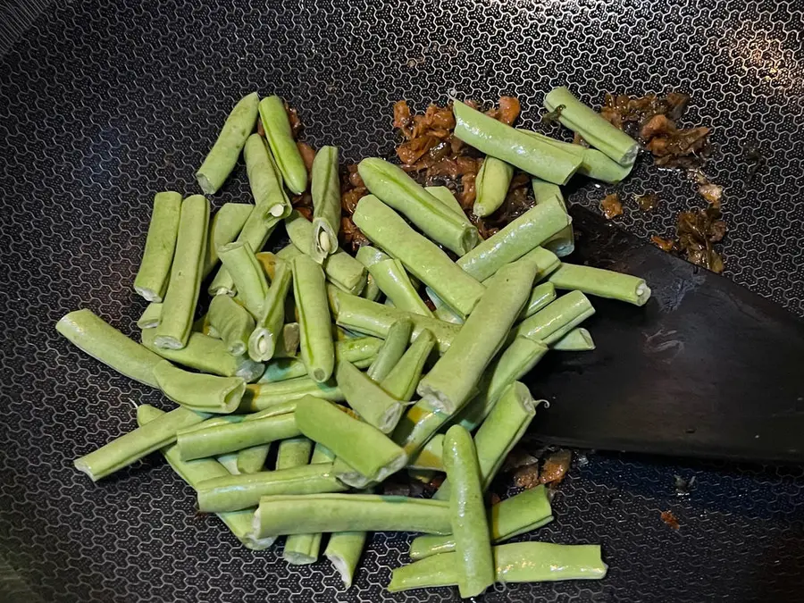 Grandma's stewed bean vermicelli step 0