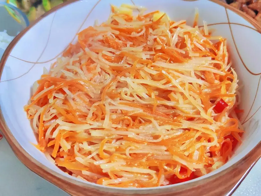 Vegan - Crisp carrots, shredded potatoes