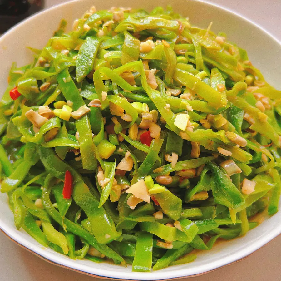 Stir-fried lentil beans step 0