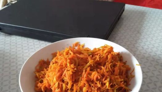 Delicious stir-fried shredded carrots [low-fat vegetarian]