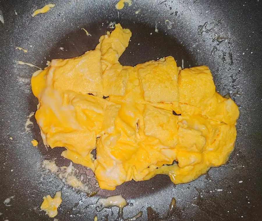 Stir-fried tofu skin step 0